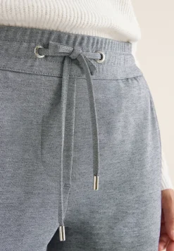 Hose mit Gallonstreifen