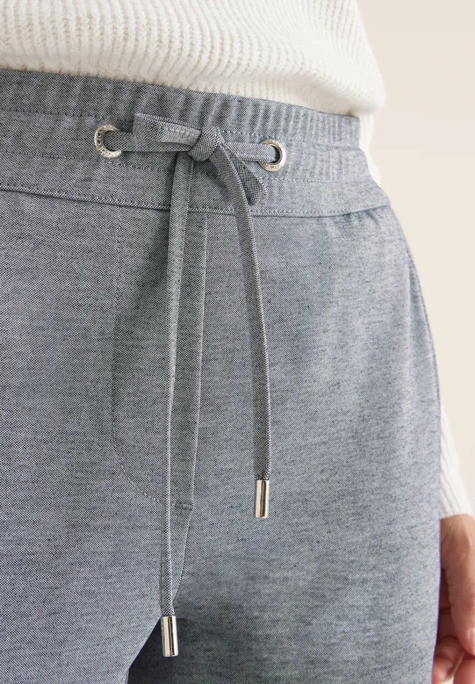 Hose mit Gallonstreifen