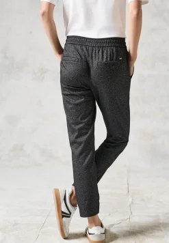 Hose im Herringbone Look