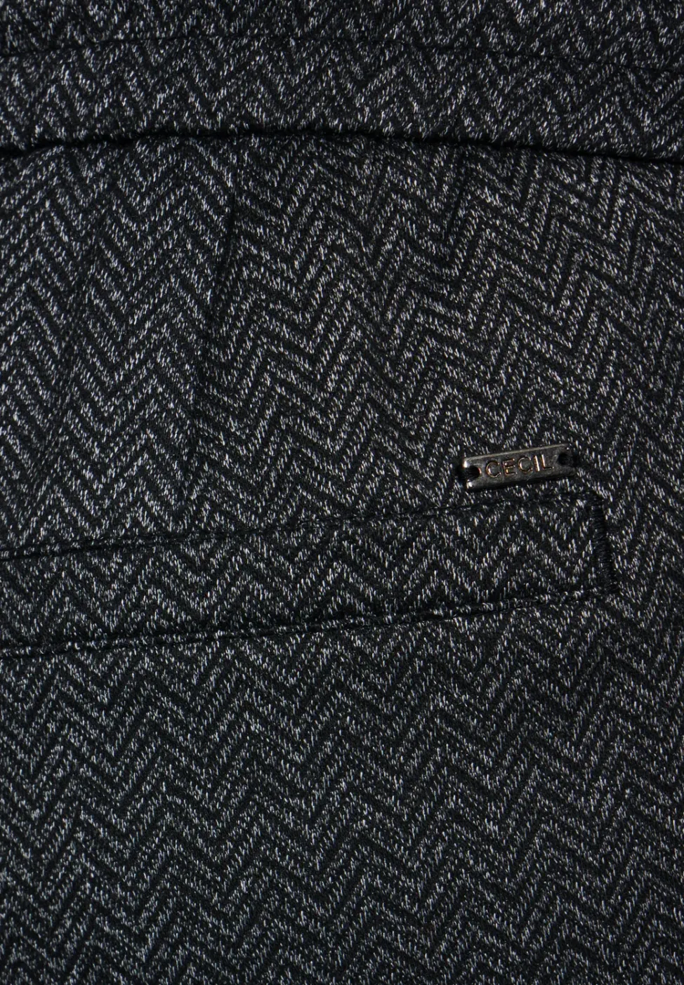 Hose im Herringbone Look