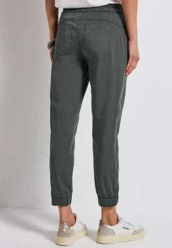 Hose im Loose Fit