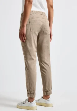 Hose im Loose Fit