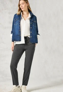 Hose im Nadelstreifen-Look