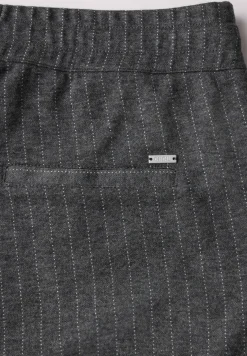 Hose im Nadelstreifen-Look