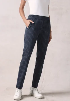 Hose im Nadelstreifen-Look