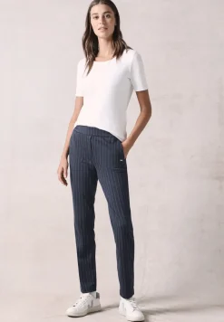 Hose im Nadelstreifen-Look