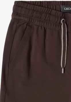 Hose in Unifarbe