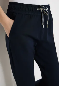 Hose in Unifarbe
