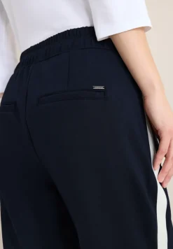 Hose mit Color Block Tape
