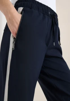 Hose mit Color Block Tape