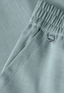 Hose mit Gallonstreifen