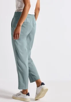 Hose mit Gallonstreifen