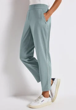 Hose mit Gallonstreifen
