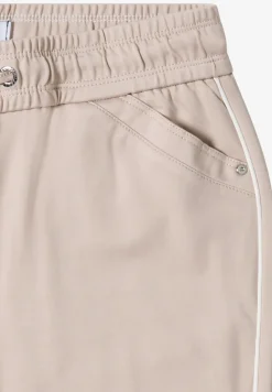 Hose mit Gallonstreifen