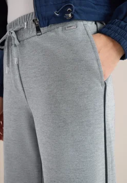 Hose mit Gallonstreifen