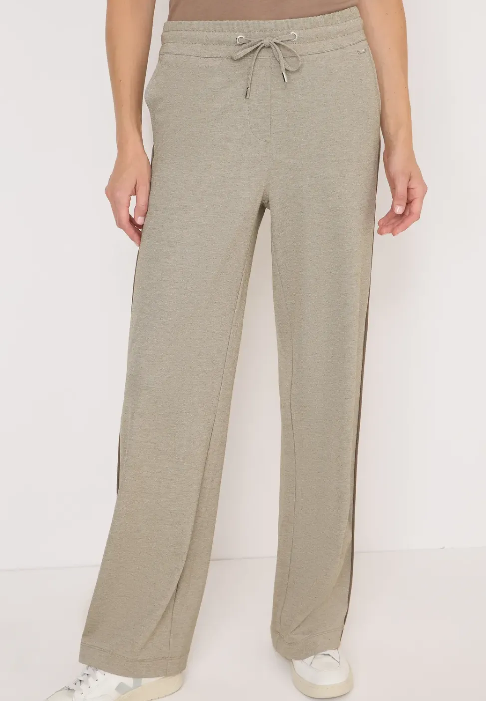 Hose mit Gallonstreifen