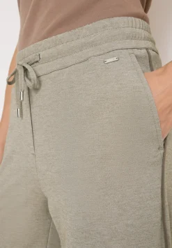 Hose mit Gallonstreifen