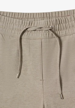 Hose mit Gallonstreifen