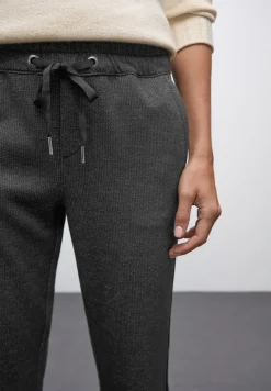 Hose mit Galonstreifen