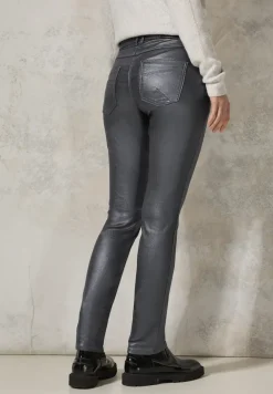 Hose mit Glanzeffekt
