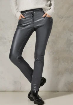 Hose mit Glanzeffekt