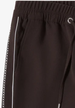 Hose mit Tapestreifen