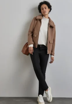 Hose mit Zipper Details