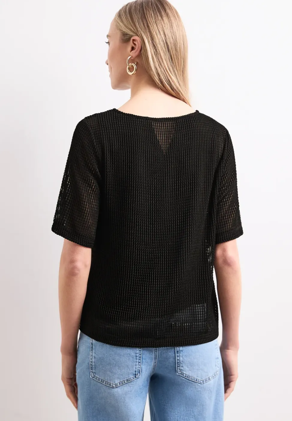 2-in-1 Shirt aus Mesh mit U-Boot-Ausschnitt