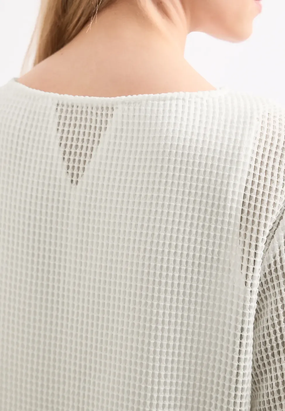 2-in-1 Shirt aus Mesh mit U-Boot-Ausschnitt