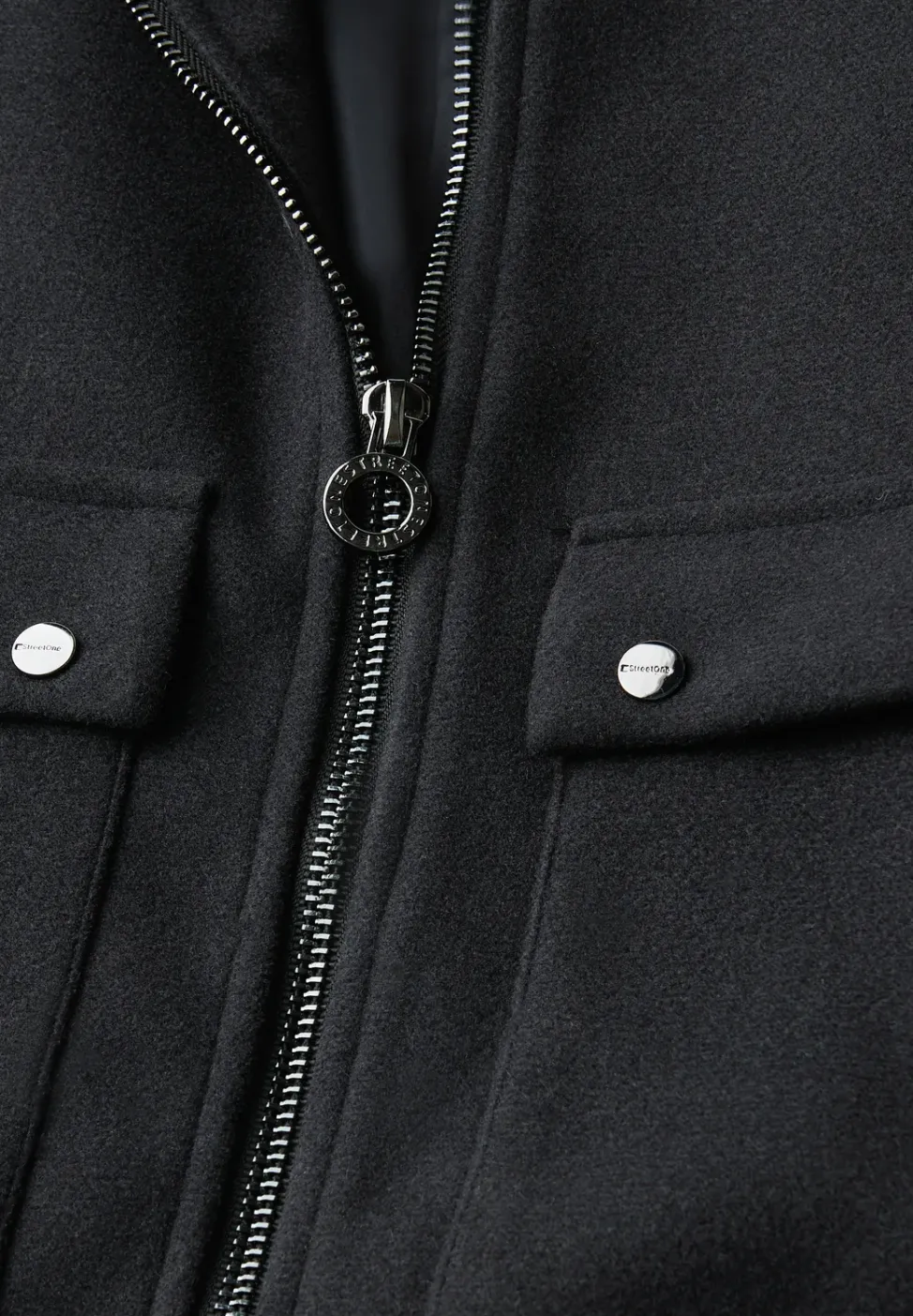 Jacke mit abnehmbarem Kragen