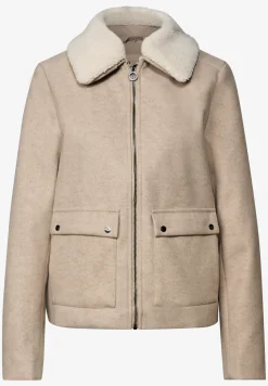 Jacke mit abnehmbarem Kragen