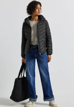 Jacke mit abnehmbarer Kapuze