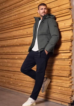 Jacke mit abnehmbarer Kapuze