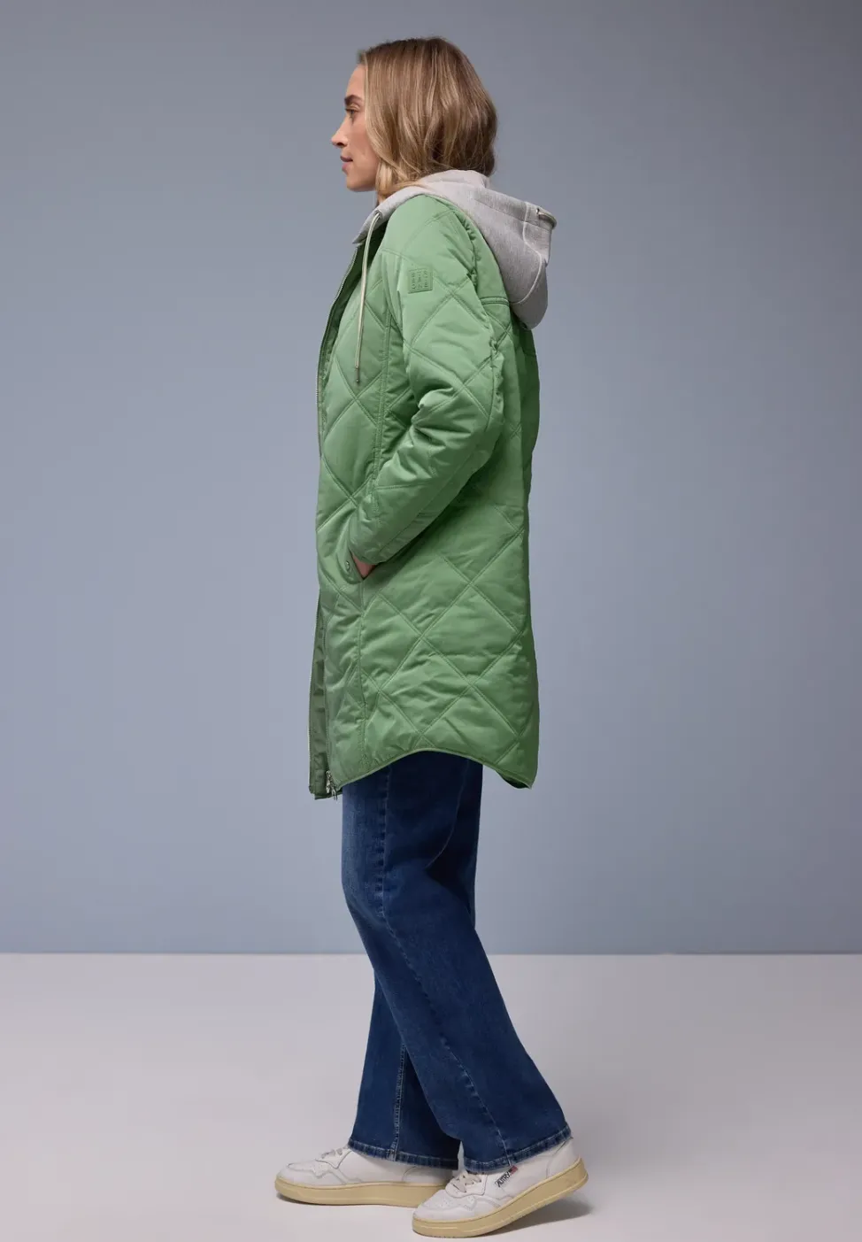 Jacke mit abnehmbarer Kapuze