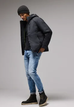 Jacke mit abnehmbarer Kapuze