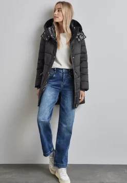 Jacke mit abnehmbarer Kapuze
