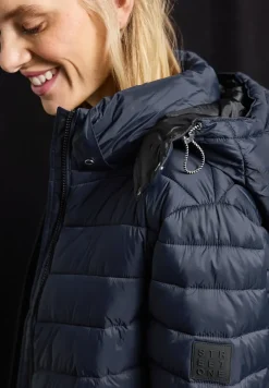 Jacke mit abnehmbarer Kapuze