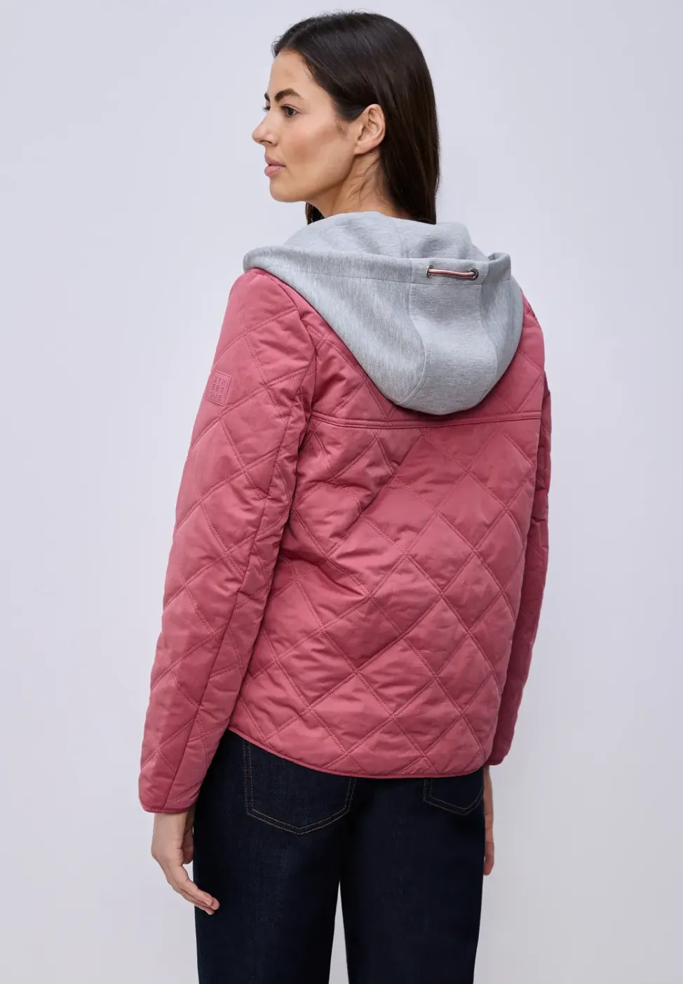 Jacke mit abnehmbarer Kapuze