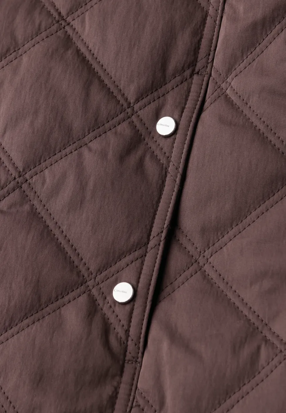 Jacke mit abnehmbarer Kapuze