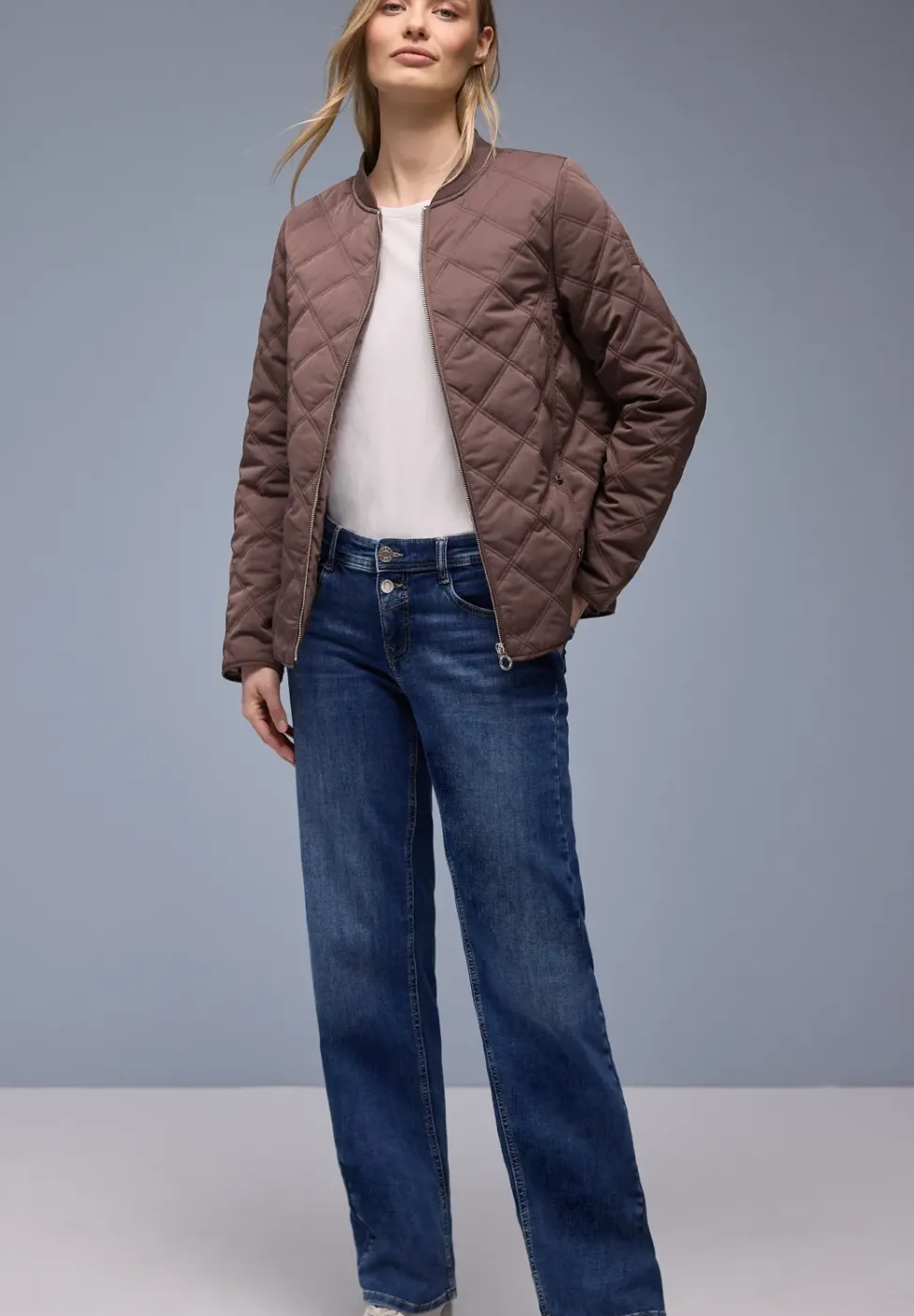 Jacke mit abnehmbarer Kapuze
