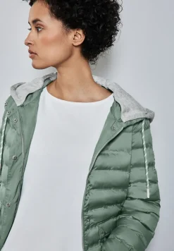 Jacke mit abnehmbarer Kapuze