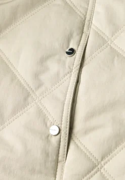 Jacke mit abnehmbarer Kapuze