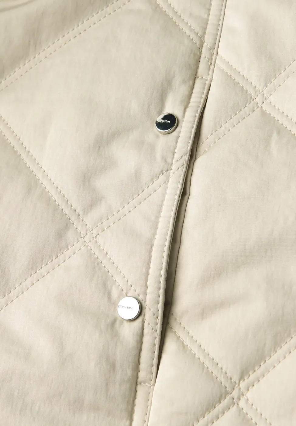 Jacke mit abnehmbarer Kapuze