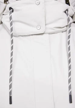 Jacke mit abnehmbarer Kapuze
