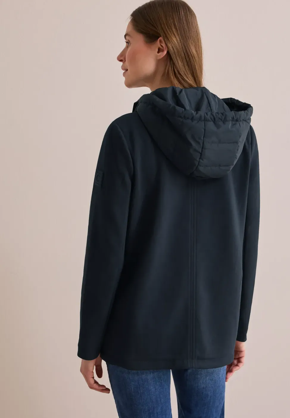 Jacke mit abnehmbarer Kapuze