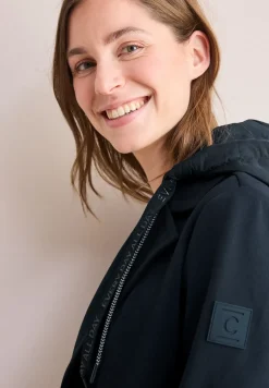 Jacke mit abnehmbarer Kapuze
