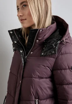 Jacke mit abnehmbarer Kapuze