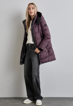 Jacke mit abnehmbarer Kapuze