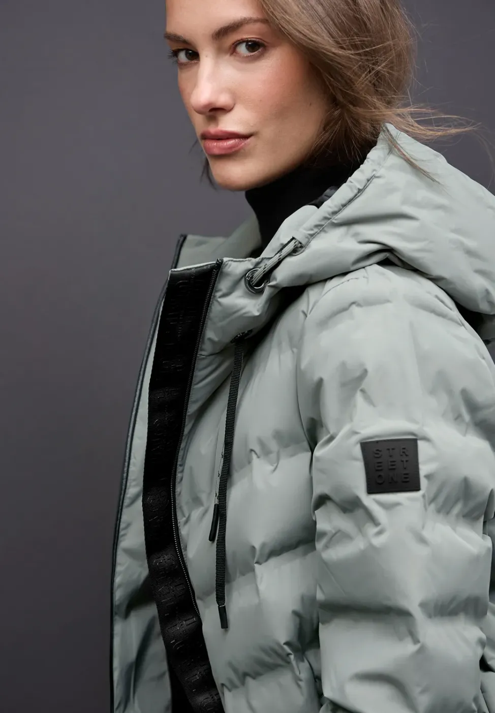 Jacke mit geklebten Nähten