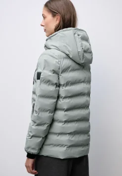 Jacke mit geklebten Nähten